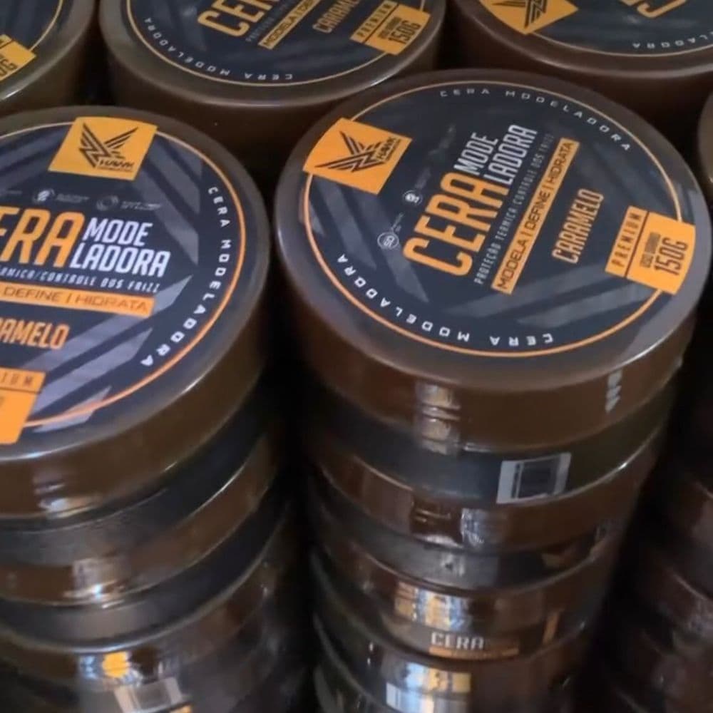 Pomada Modeladora Caramelo Premium – Fixação Extra Forte  150g Com Brilho