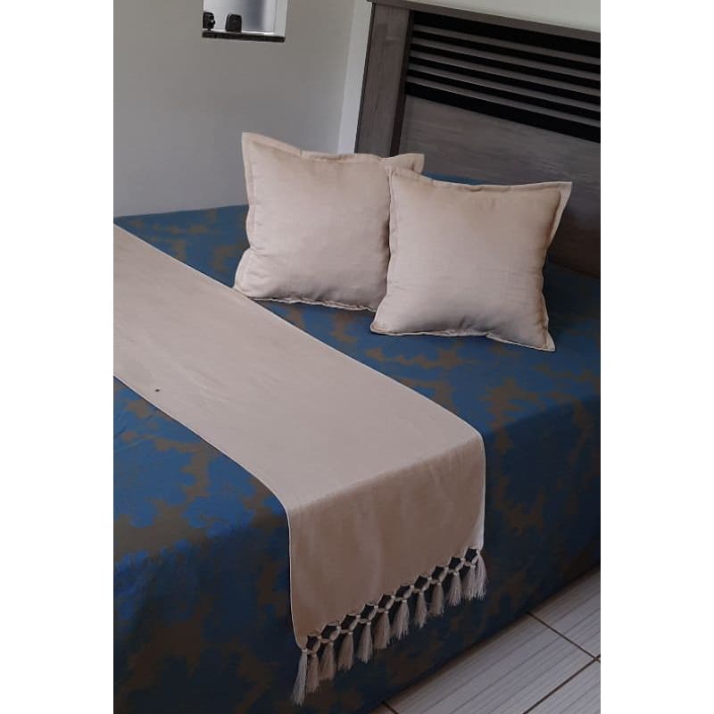 Peseira king ,Xale de Cama Kit Com 3 Peças 1 Peseira e 2 Capas de Almofada