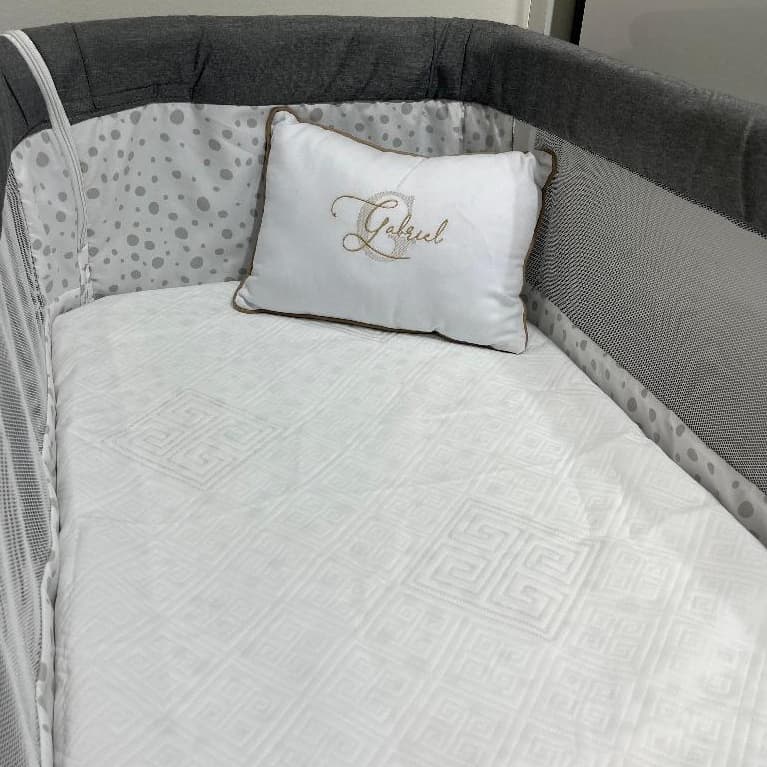 Lençol de Berço Impermeável com Elástico Premium – Proteção Total e Conforto para Bebê
