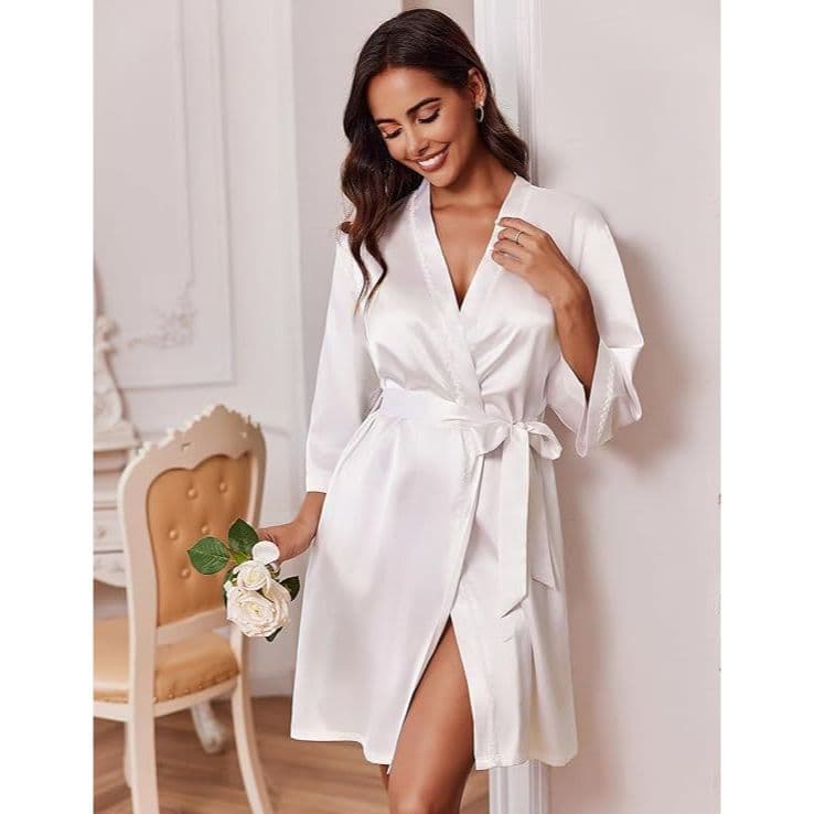 Robe de Cetim Branco - Leveza e Elegância para o Seu Dia a Dia! 🤍