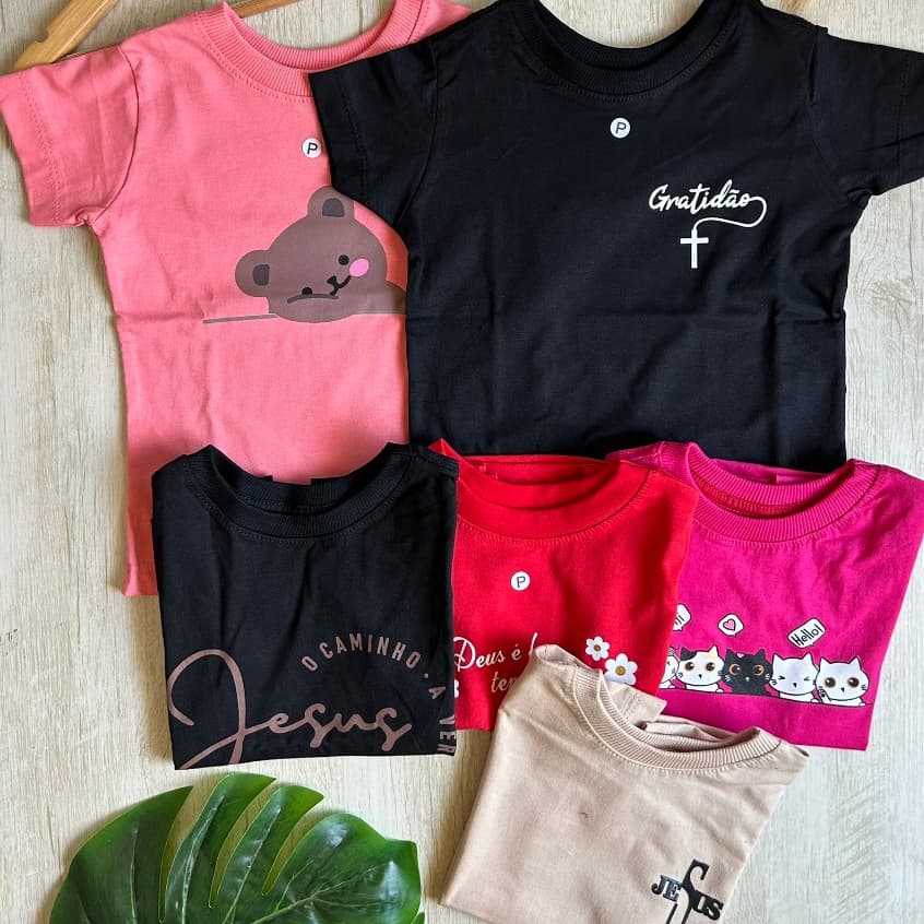 KIT COM 2, 3 e 4 PEÇAS Camiseta Infantil Feminina Criança Básica – Moda Menina  Algodão  Estampada Personagens Baby Look