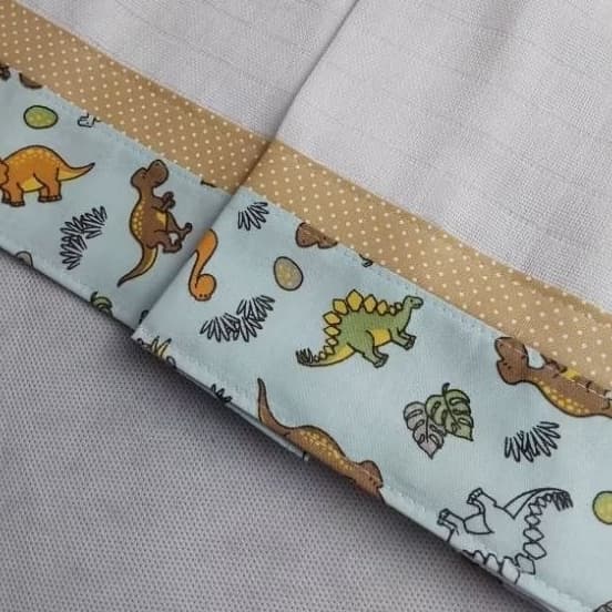 kit duas fraldas de boca com barrado tema dinossauros