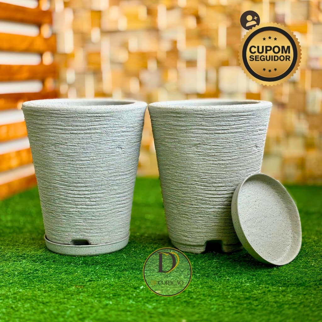Kit 2 Vasos de Planta Decorativo em Polietileno Coluna Redonda Cone Escovado com Prato