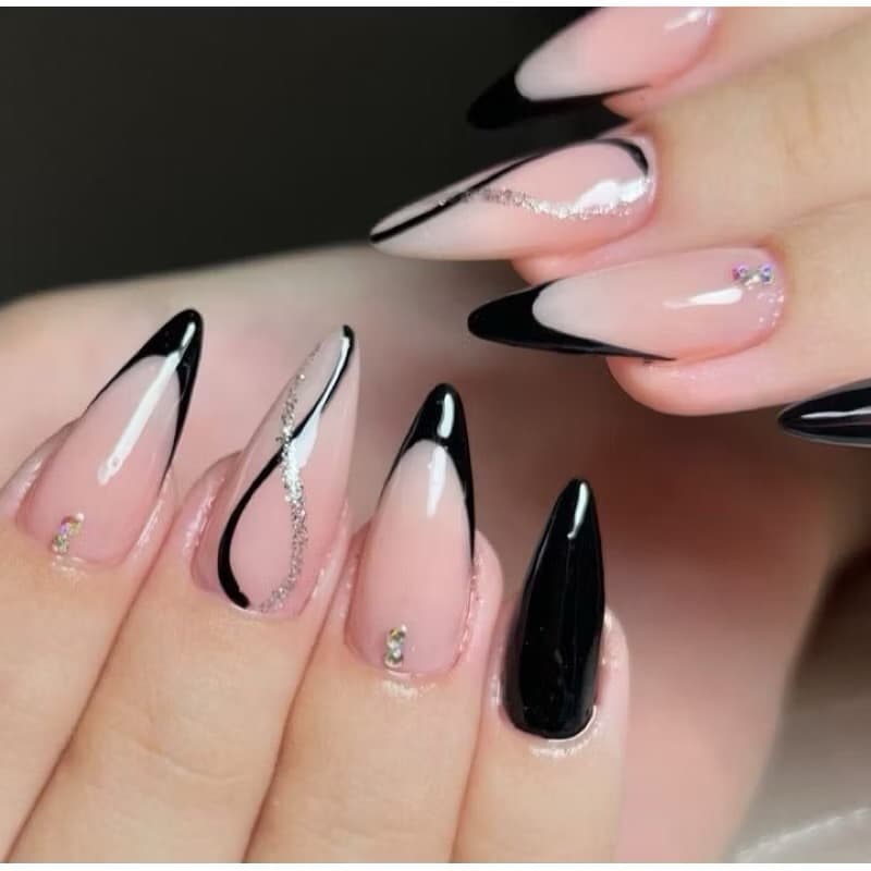 unha almond preta decorada feita em gel artesanal