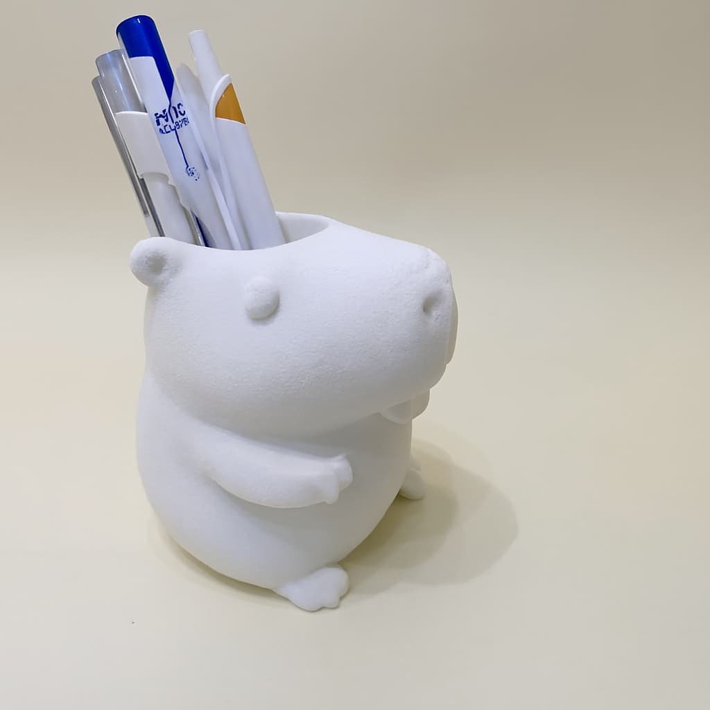 Porta canetas ou escova de dentes em formato de capivara