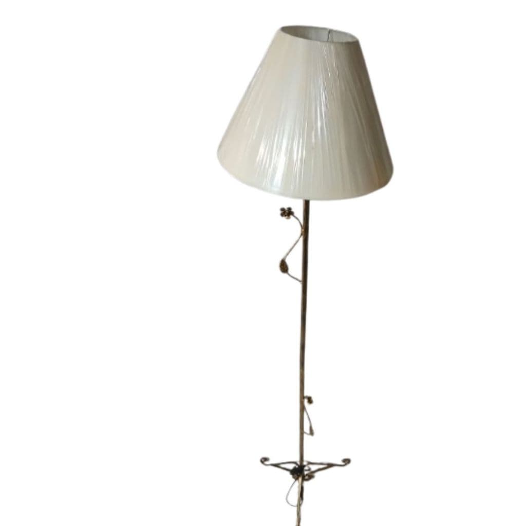 Abajur  de chao torre grande iluminaçao sala quarto decoraçao ouro velho detalhe flor cupula tnt cru