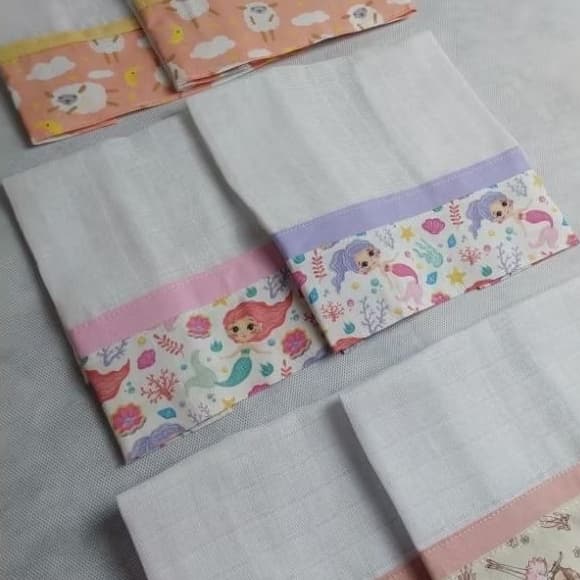 kit com 6 fraldas de boca com barrado para menina