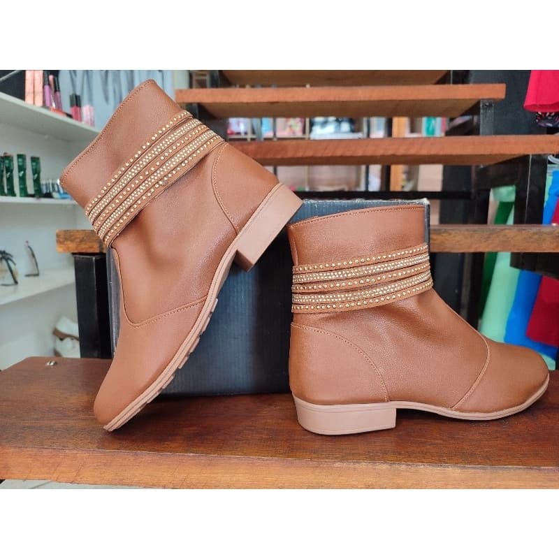 Bota Cano Curto Feminino Lançamento Caramelo com Strass