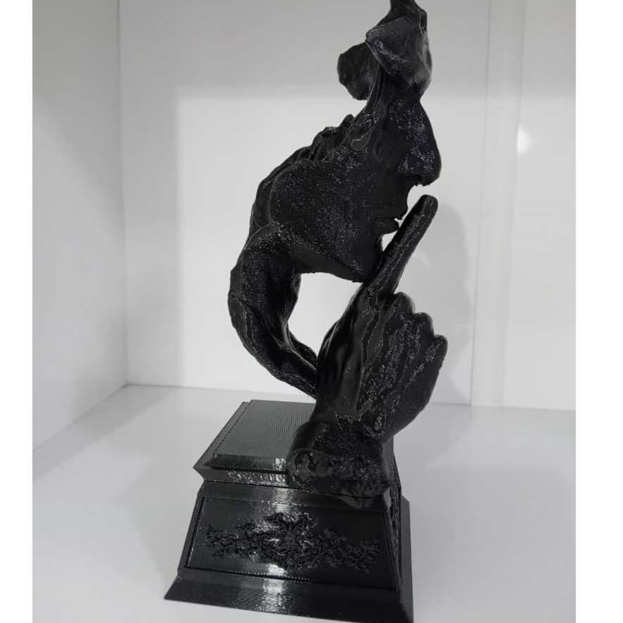 Estátua Silêncio Minimalista– Elegância e Mistério em Cada Detalhe - Sofisticada
