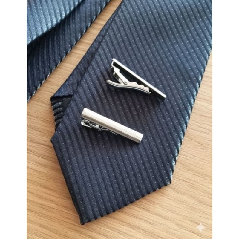 KIT C/ 2 Prendedores de Gravata Slim 4cm Inoxidável Cromado Elegância e Estilo