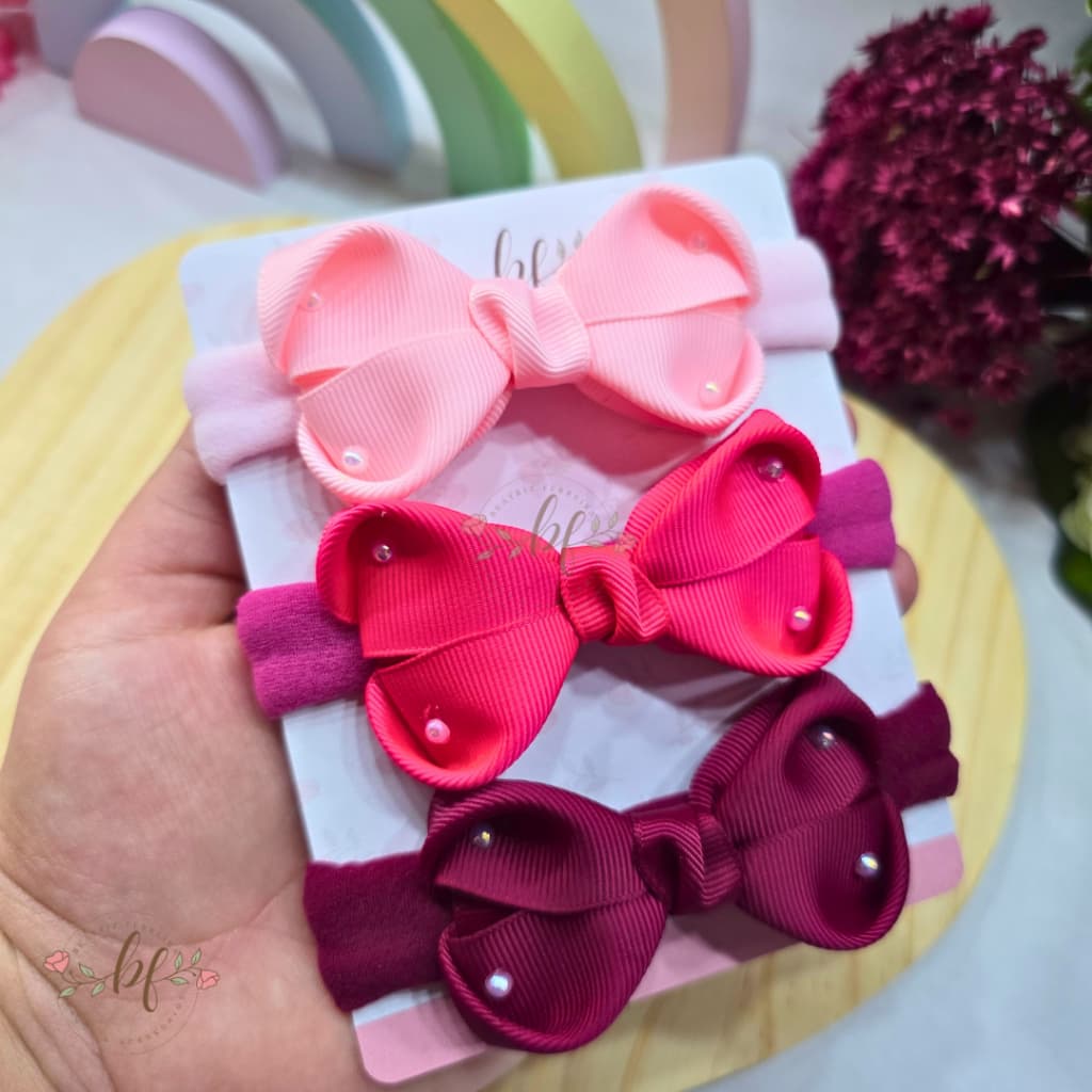 Kit 3 Laços Bebê Faixa - Coração Perolado Faixinha Slim Recém Nascido Lacinhos de Cabelo RN Infantil Menina Meia de Seda