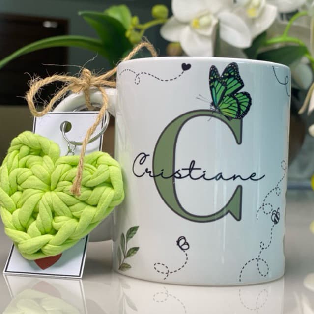 kit Caneca Nome Personalizado Borboleta + chaveiro+ caixa para presente - mãe-amiga porcelana 325ml
