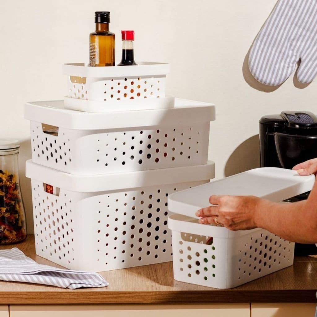Kit 5 caixas organizadoras com tampa 2 x 2,6 L, 6,11 e 17 L organiza seus itens com muita facilidade