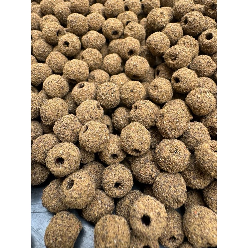 kit com 100 miçangas  empanadas 9mmpara pesca de tamba entres outros isca muito top e não descasca e nem mofa