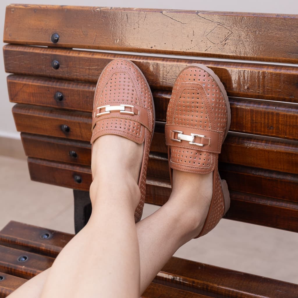 Mocassim Feminino Caramelo Vazado Sola Tratorada Baixa Verão Casual Loafer Sapatilha Maricotta