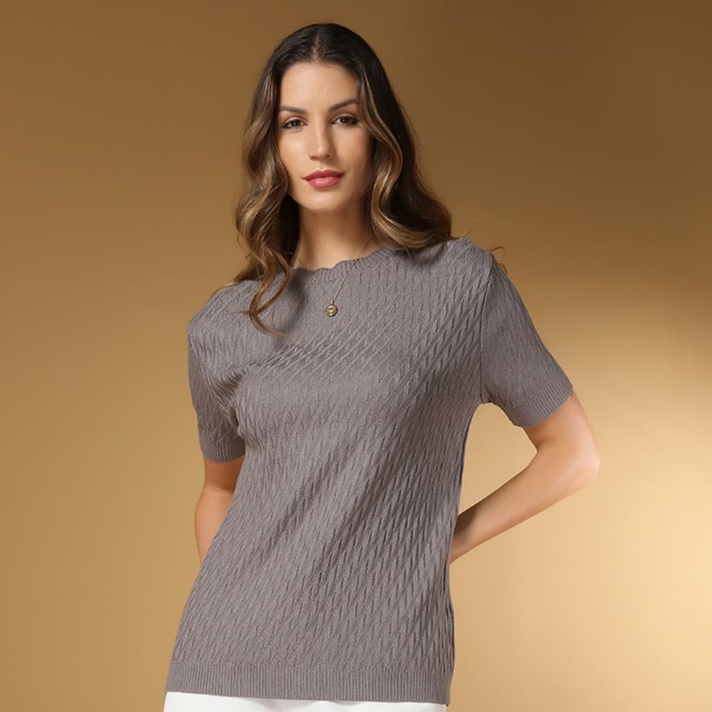 Sissi Blusa Feminina de Tricô Modal Texturizada Manga Curta – Elegância e Conforto para Primavera e Verão