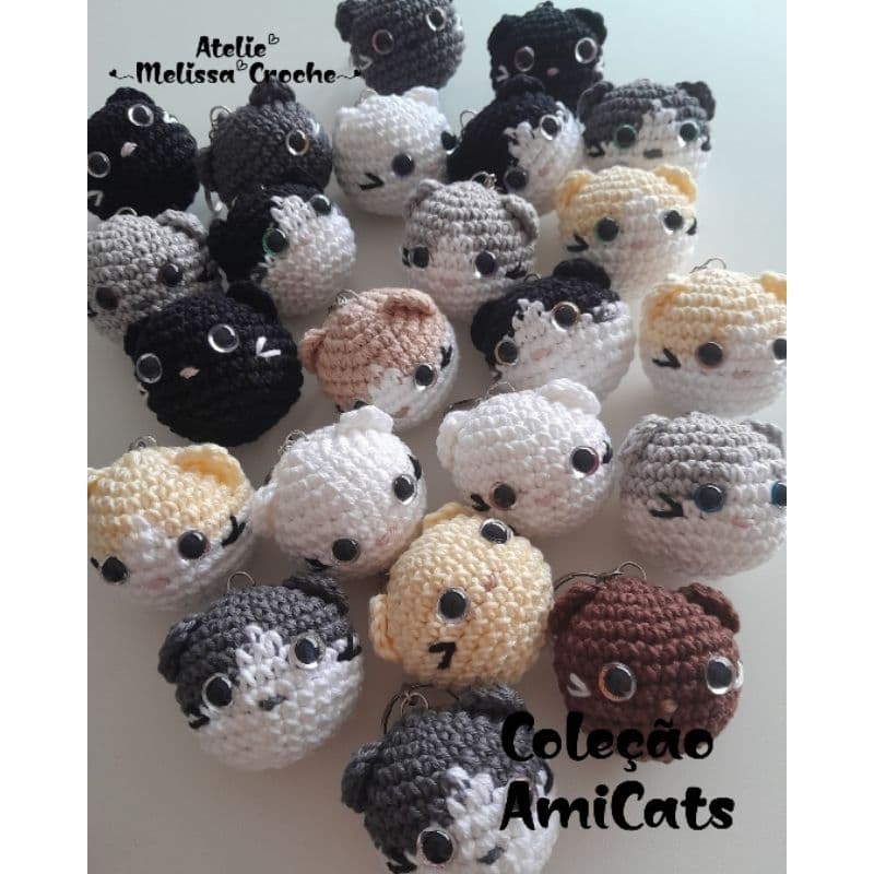chaveiro gatinho amigurumi crochê Coleção AmiCats 2025