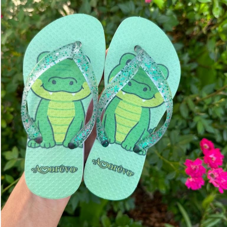 Chinelo Infantil Amorêvo Lançamento Estampa de Bichinhos Divertida Glitter Promoção Envio Rápido