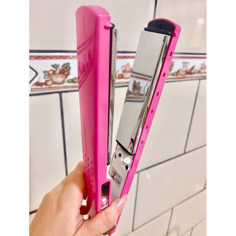 chapinha profissional nano titanium 450 graus, chapinha para progressiva na cor rosa (usada 1x)