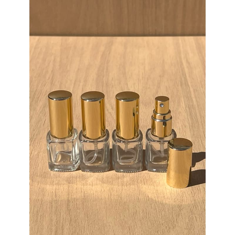 10 Frascos De Vidro Quadrado 5ml Com Válvula Spray Luxo Ouro Branco Refil Portátil Perfume