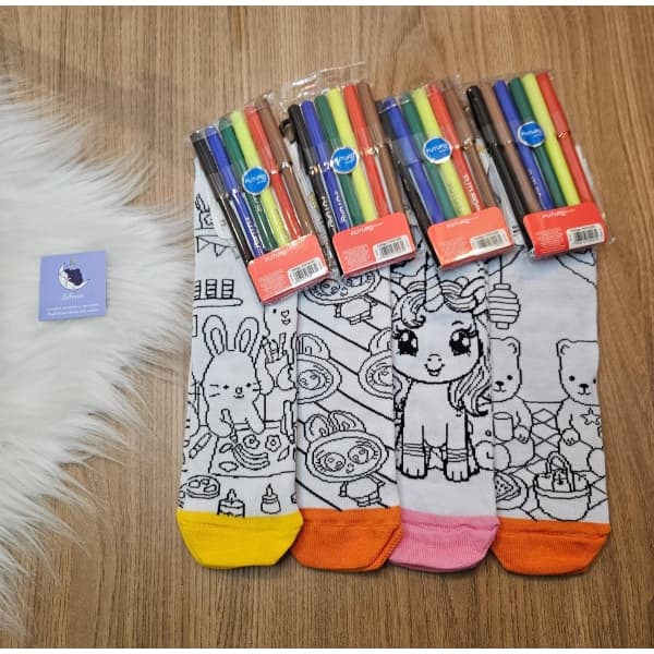 Par de Meias Infantil Divertido Confortáveis  + Brinde Canetinhas Kit LF044
