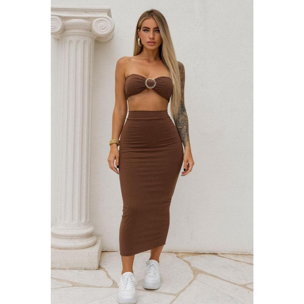 conjunto de top tomara que caia com saia longa