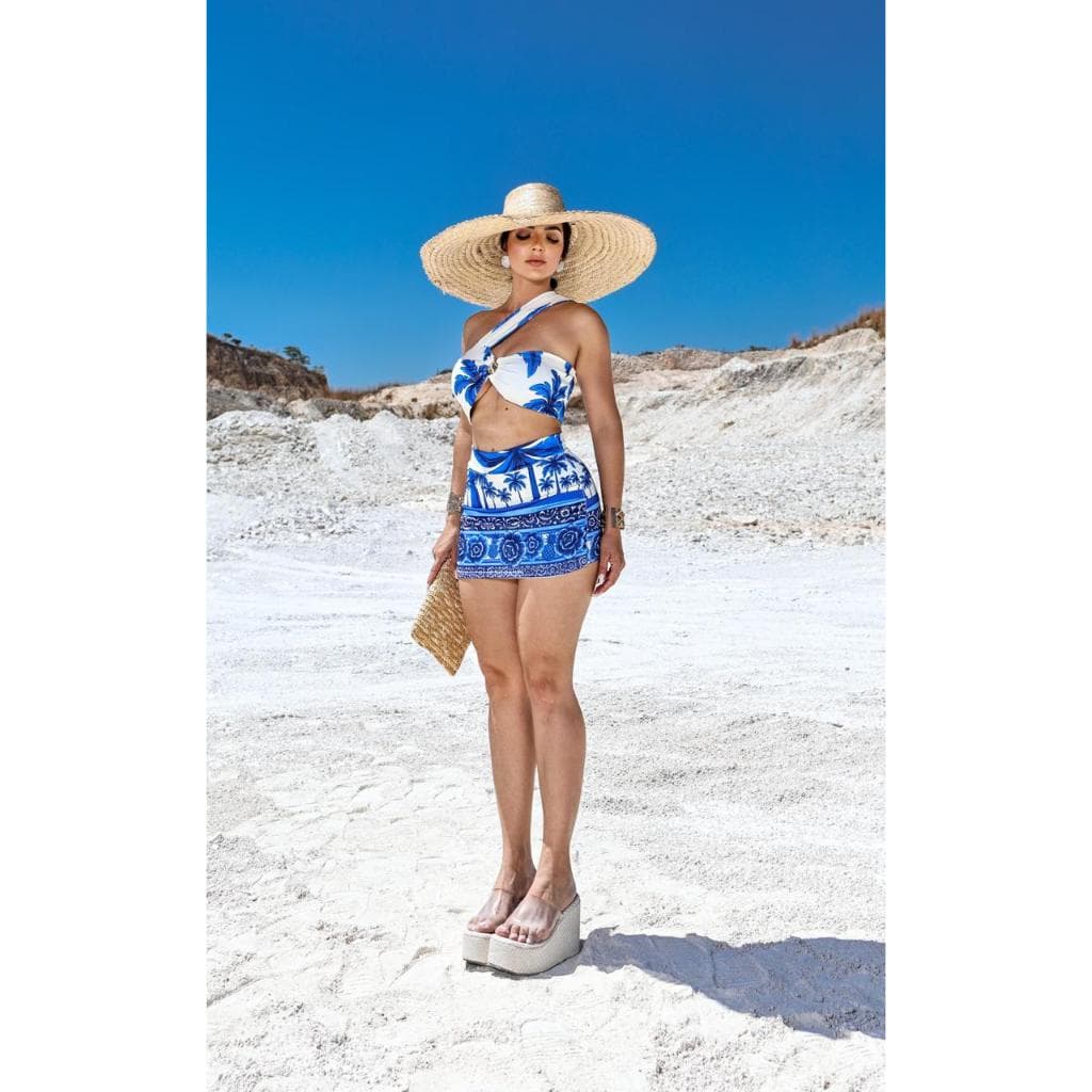 Conjunto Feminino Moda Verão 2026 Com Top Assimétrico e Short Saia