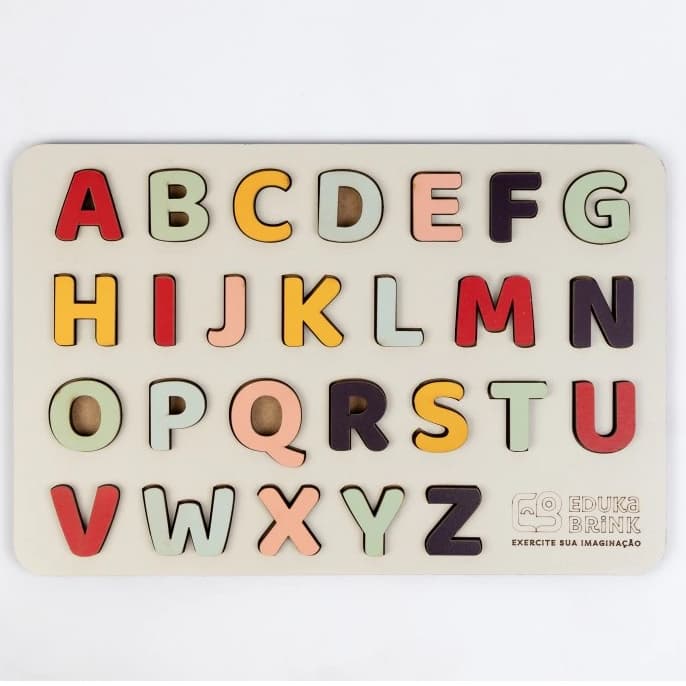 Jogo Educativo Infantil de Encaixe Brincando com Letras em Madeira Colorida Montessori Pedagógico