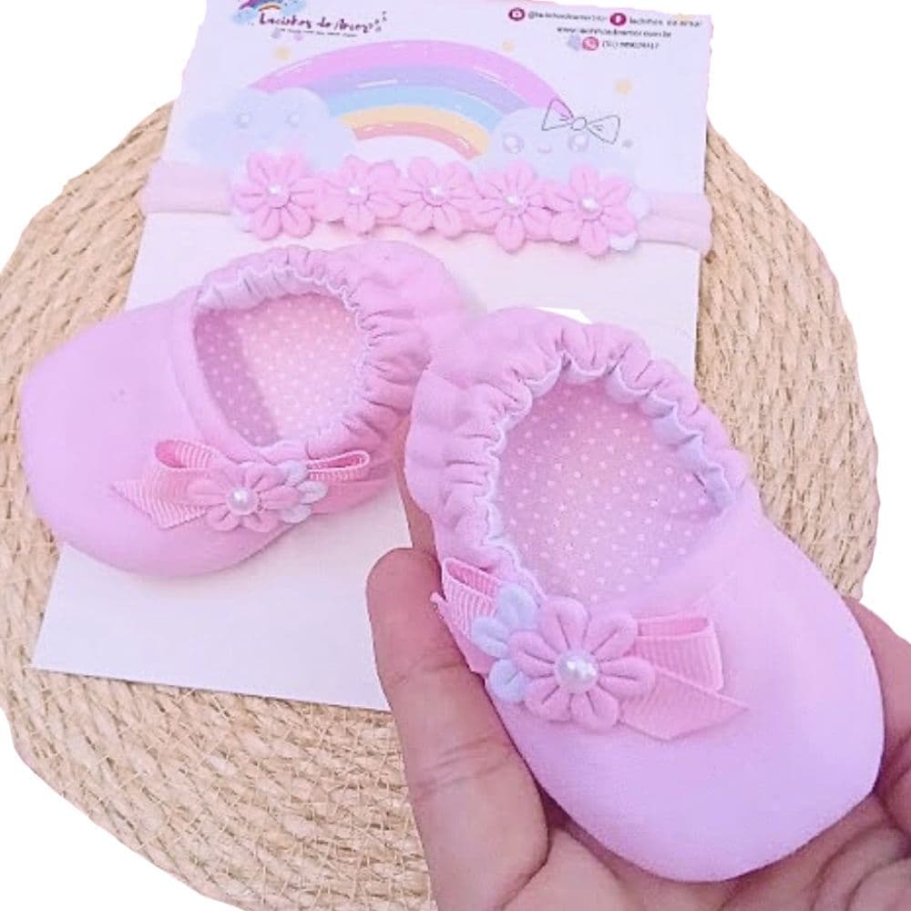 Sapatinho bebê menin/laço e flor e Faixa de Cabelo Florzinha recem nascida a 8meses em tecido algodão~saida maternidade