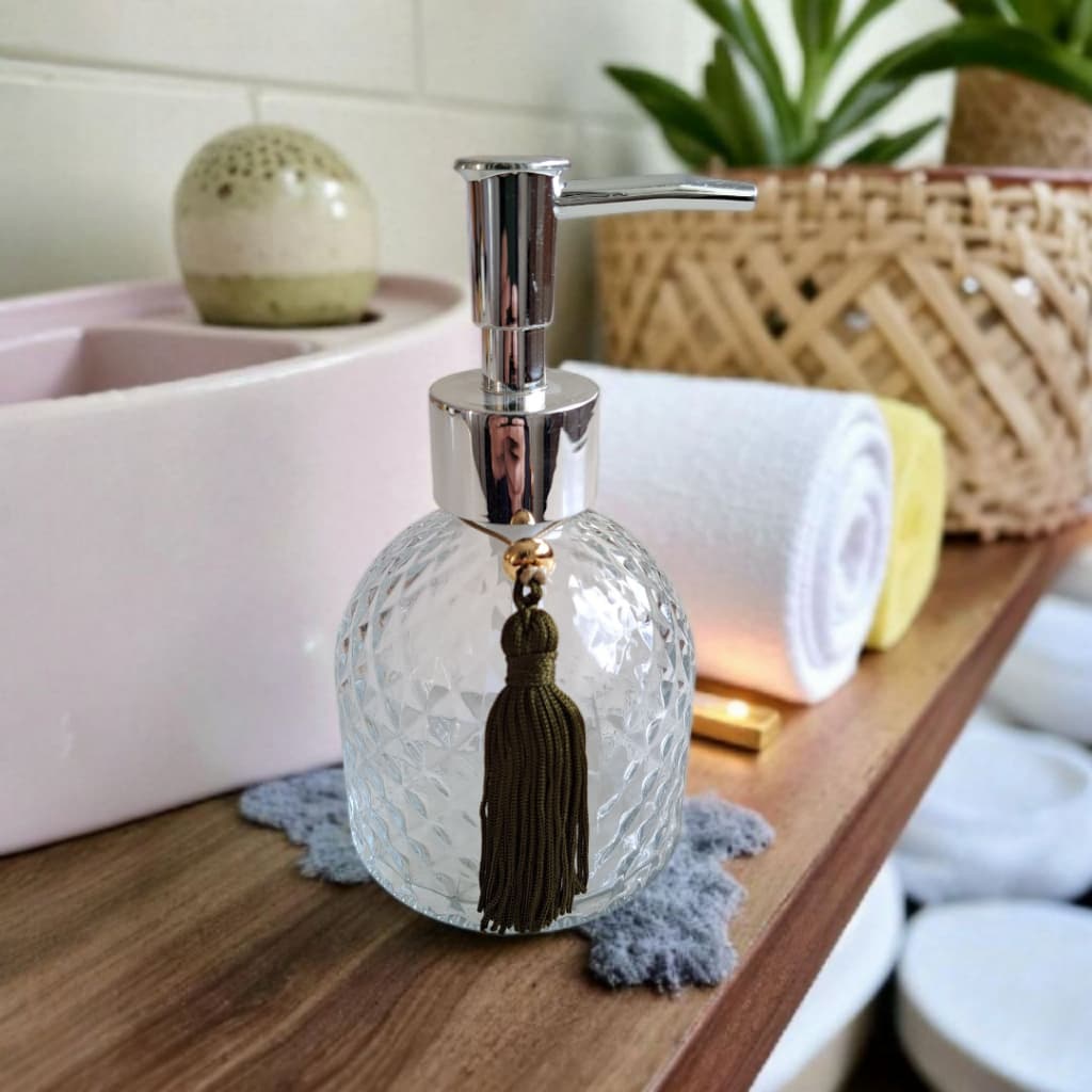 Porta Sabonete Liquido220 ML Luxo de Vidro Trabalhado com Válvula Prateada e Pingente com Detalhe Ouro
