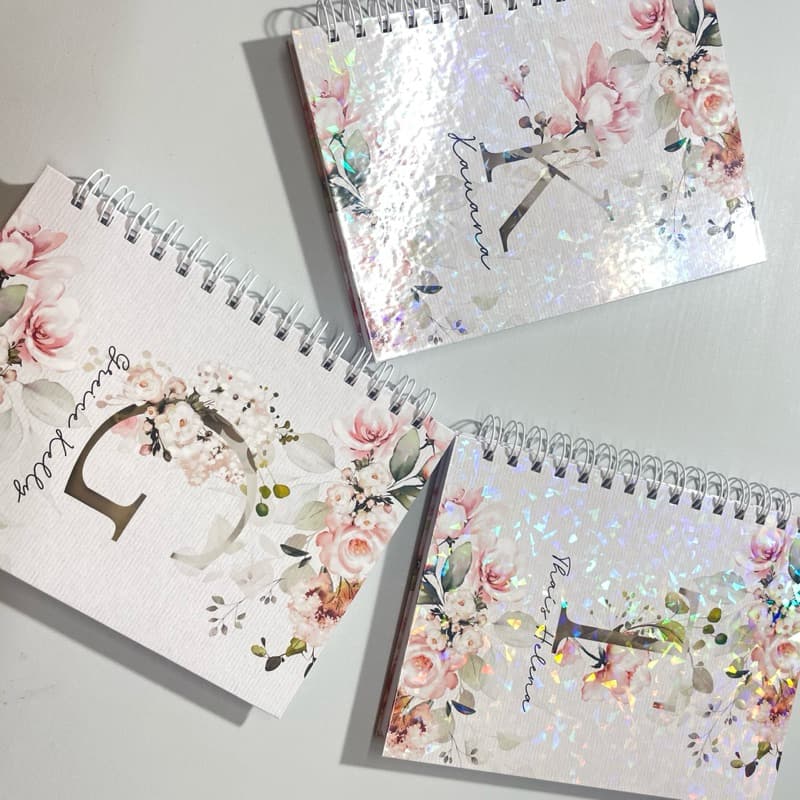Com 6 Cadernos Personalizados Floral com Nome | Holográfica | 200 Págs | Miolo Decorado e Elastico