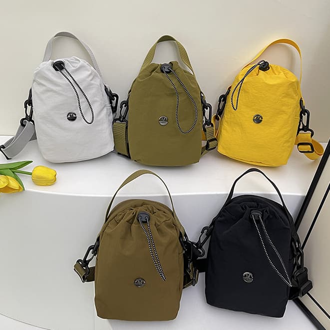 Bolsa Casual Em Nylon Com Múltiplos Bolsos E Design Versátil Perfeita Para Uso Diário