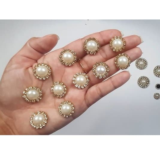Chaton com Pérolas – Aproximadamente 100 Unidades