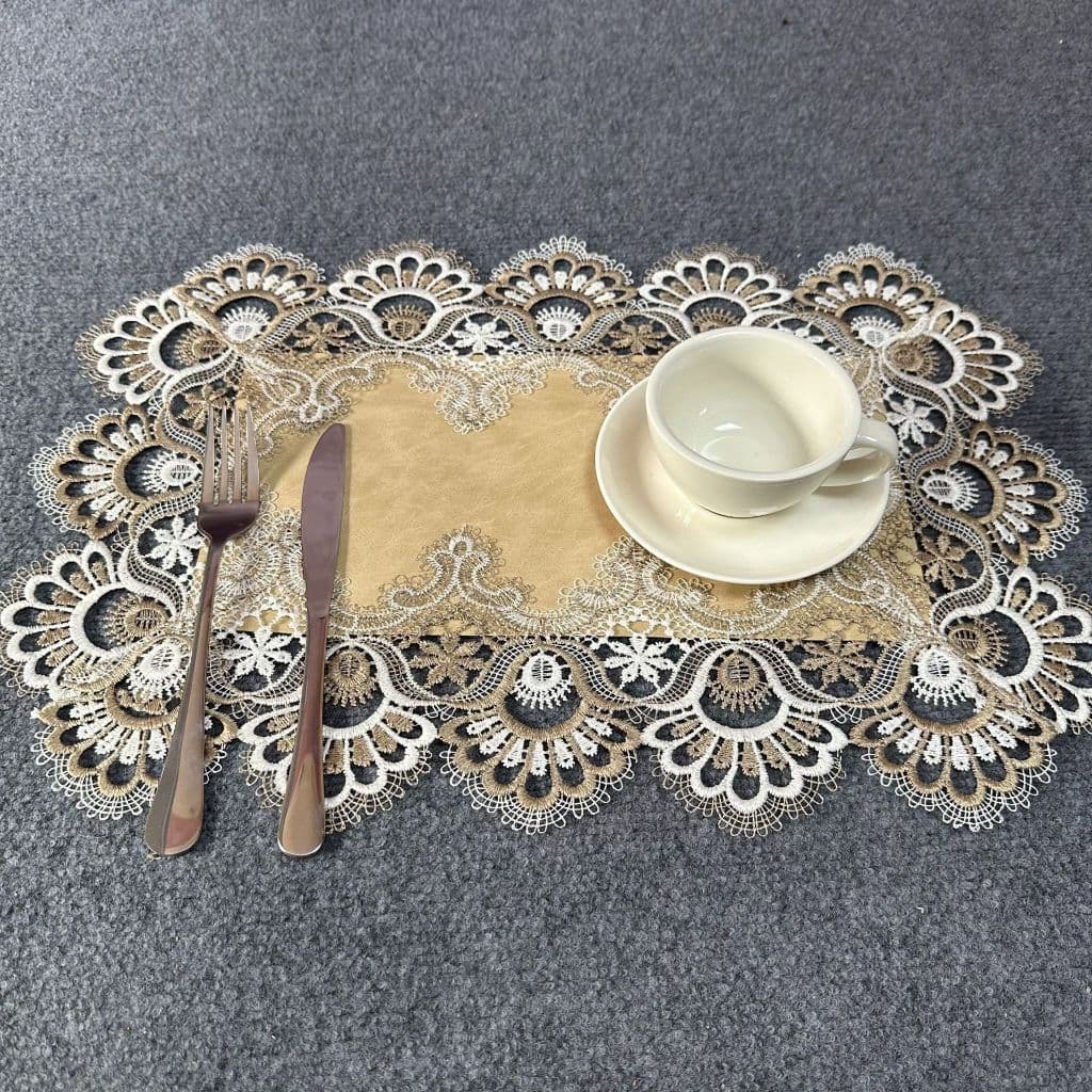 Caminho De Mesa 30x45cm Bordado Em Grip DESCRIÇÃO DECORAÇÃO CAMINHO DE MESA