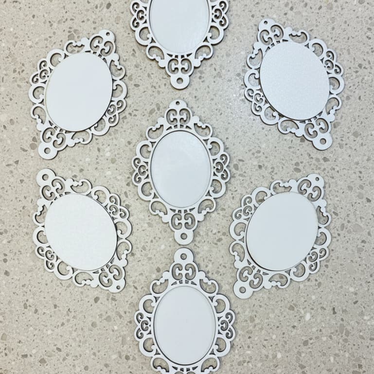 05 Molduras Modelo Manu Com Bordas Vazadas MDF Branco 12CM