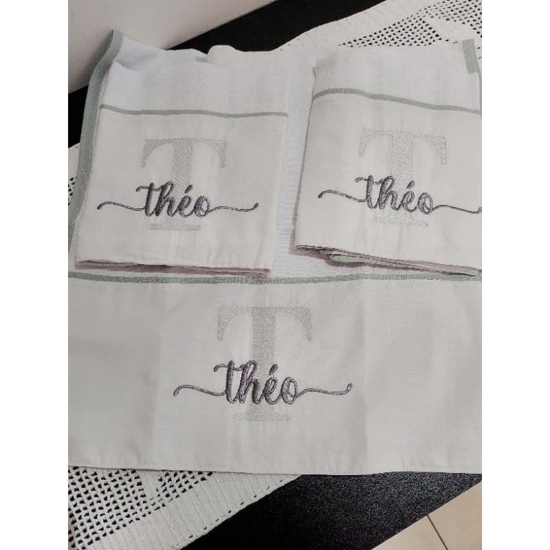 Fralda de ombro - pronta entrega NOME: THÉO