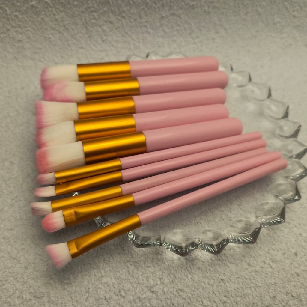 💖 Kit 10 Pincéis de Maquiagem Profissional – Cores Rosa, Branco e Preto | Macios e Duráveis