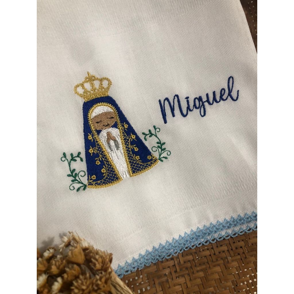 Fralda de passeio bordada Enxoval Bebê Menino Menina Nossa Senhora Aparecida Ramos Pano de Lavagem