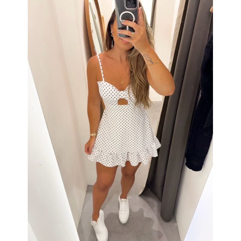 Vestido macaquinho curto de alcinha poá e liso