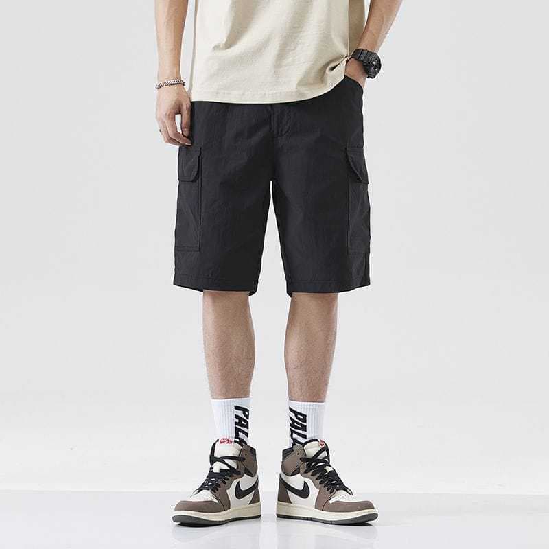 Bermuda Cargo Masculina Preta até o Joelho com 6 Bolsos – Confortável, Resistente e Estilo Urbano para o Dia a Dia