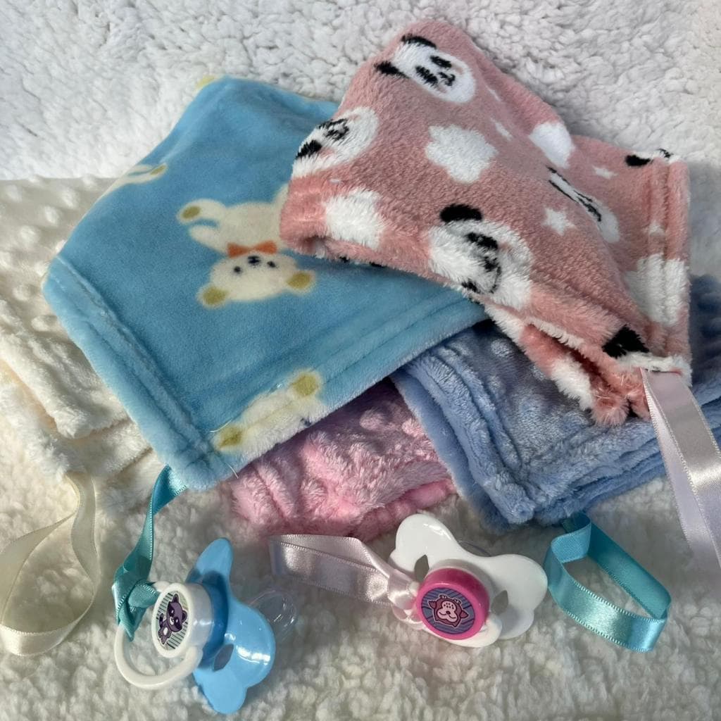 Kit com 2 Naninhas Bebe com Prendedor de Chupeta em Cetim Menina Menino Unissex Microfibra Super Macio