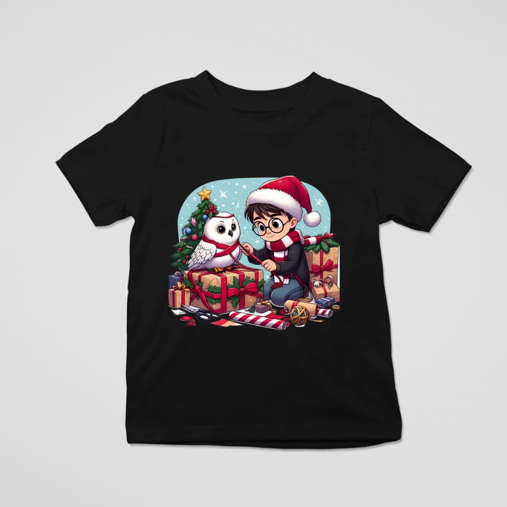 Camiseta Infantil Natal Harry e Coruja Estampa de Cores Vivas Malha Reforçada 100% Algodão Básica Confort