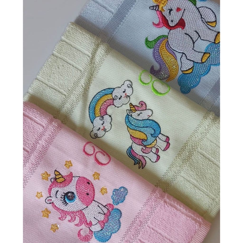 Kit de 3 Toalhas Lavabo Bordadas Personalizadas - Unicórnio