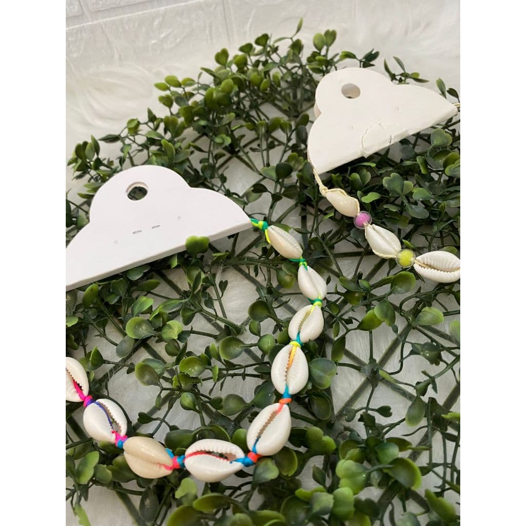 Colar de Búzios Naturais com detalhes colorido - Moda Praia/ VERÃO. Praianas e Sereias.