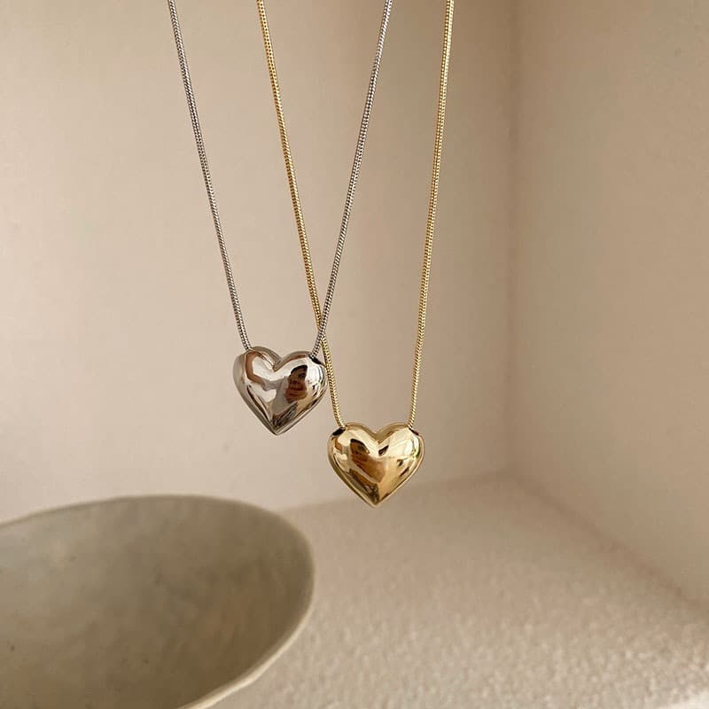 Colar de aço inoxidável feminino da moda - banhado a ouro 18K, lindo design em formato de coração