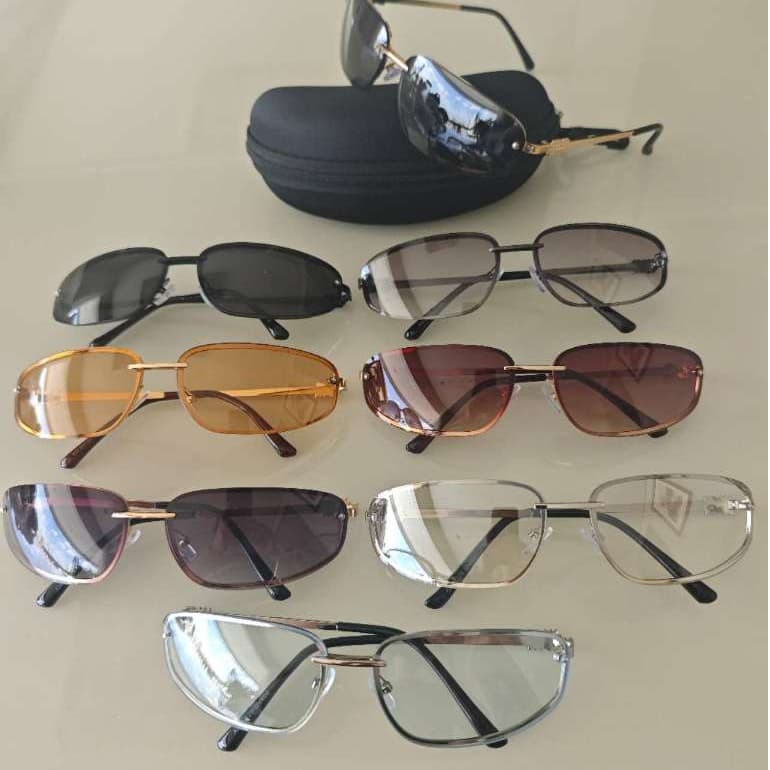 Óculos de Sol Feminino UV400 – Design Moderno Semi Sem Armação com Haste Dourada e Lente Degradê