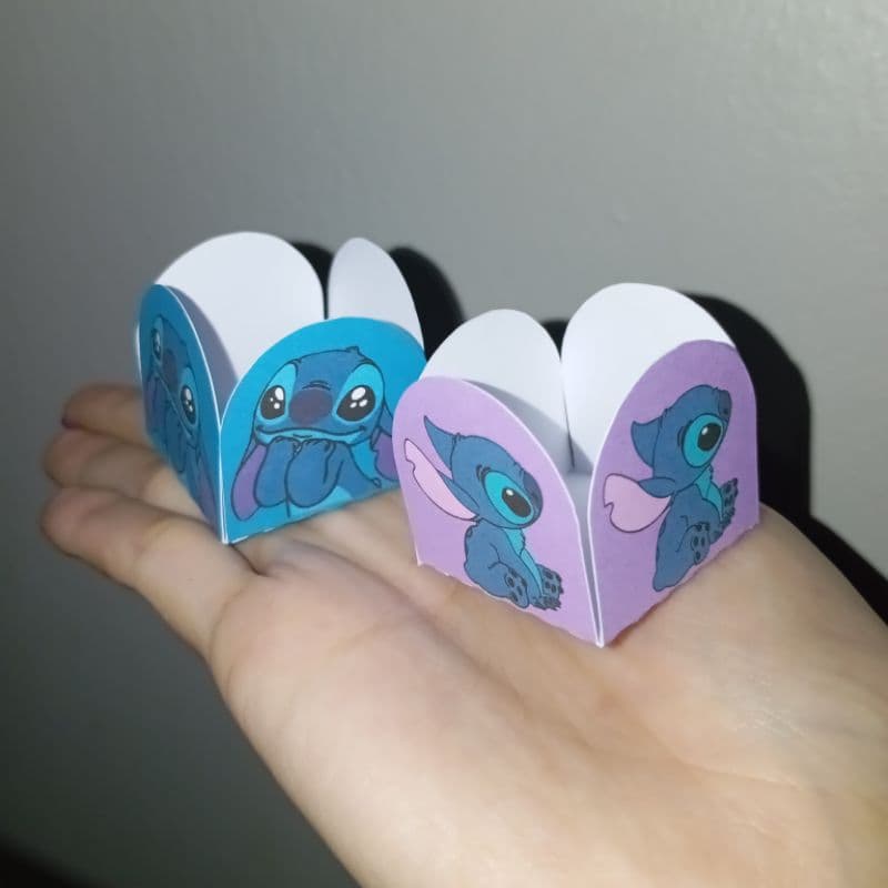 20 | 50 | 100 Forminhas de doce 4 pétalas - Forminha de brigadeiro - Decoração de Doce Lilo Stitch - Stitch Angel