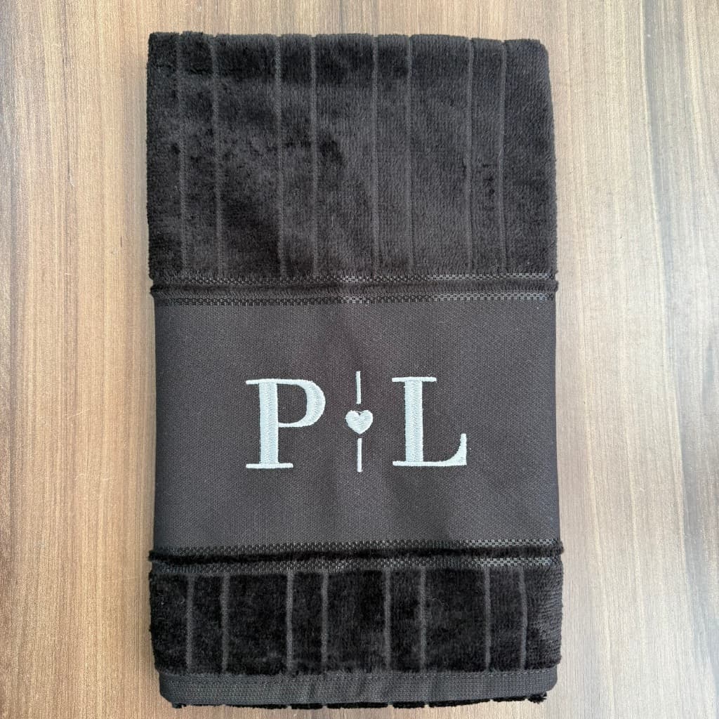 Toalha com Bordado Personalizado de Iniciais