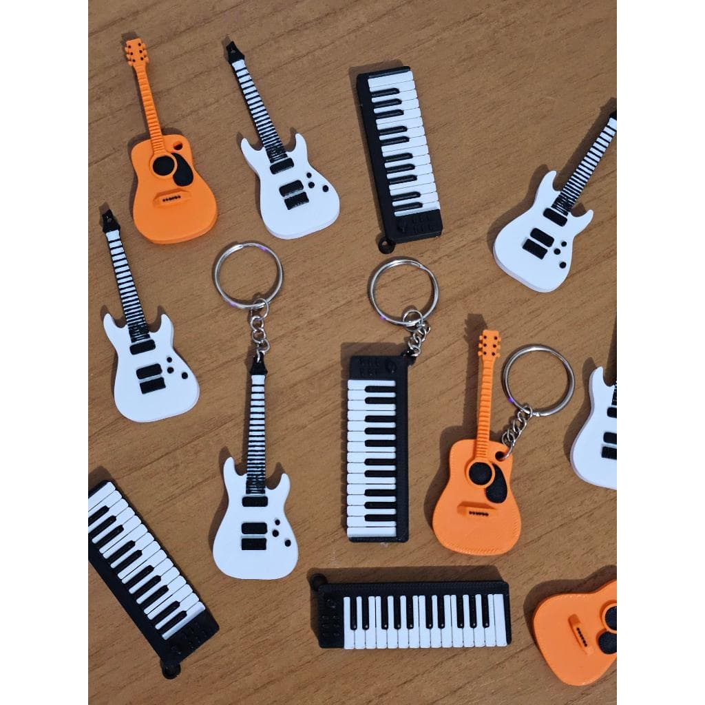 Kit Chaveiros Musicais Violão Guitarra Teclado Baixo Microfone Lembrancinhas Criativas Presente Músicos Brindes Festas