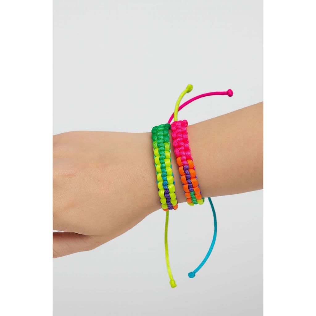 Pulseiras de Macramê Neon – Par Colorido do Verão e Carnaval 🌞💖